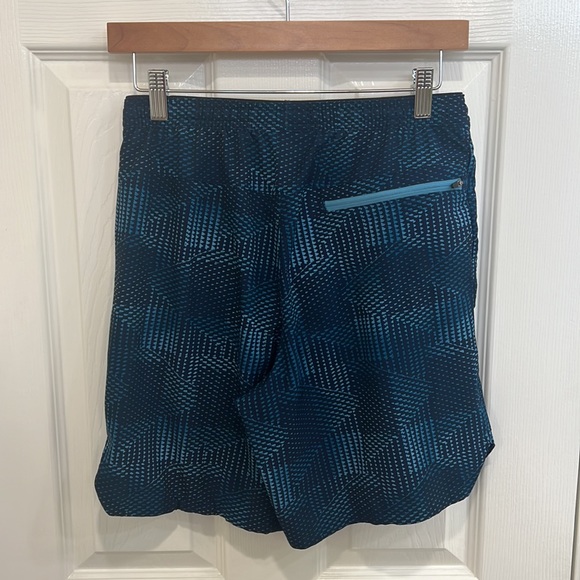 Patagonia board shorts with 3 zippered pockets - Picture 3 of 6